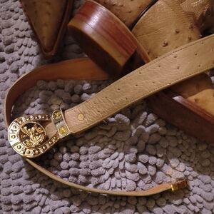 Elegant Tan Leather Belt with Gold Buckle